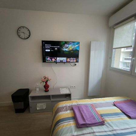 Studio Paris Sud A Cote Du Metro Lägenhet Villejuif Exteriör bild