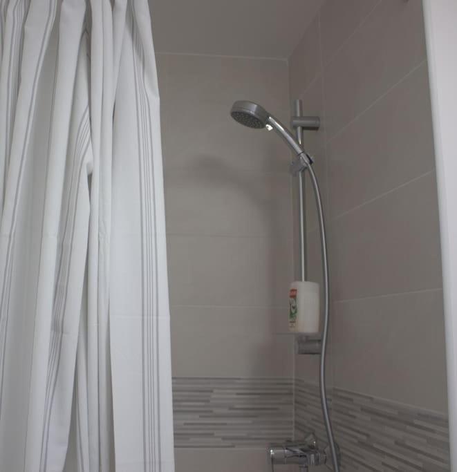 Studio Paris Sud A Cote Du Metro Lägenhet Villejuif Exteriör bild