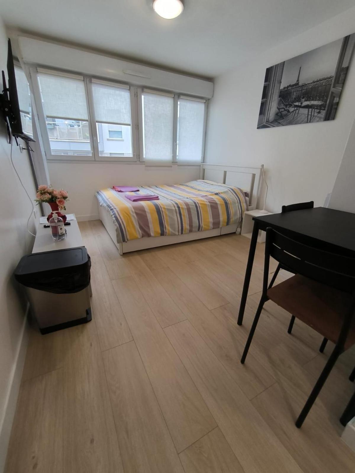 Studio Paris Sud A Cote Du Metro Lägenhet Villejuif Exteriör bild
