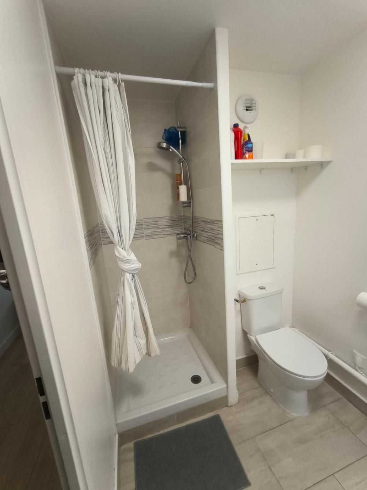 Studio Paris Sud A Cote Du Metro Lägenhet Villejuif Exteriör bild